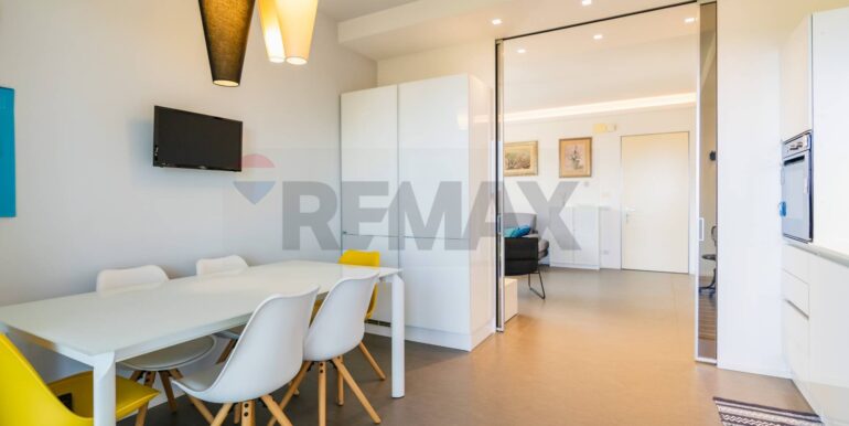 20251004134700-991694-3