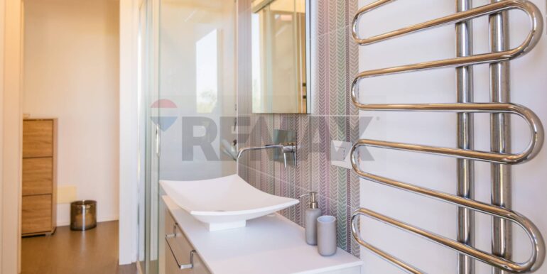 20251004134732-991694-10