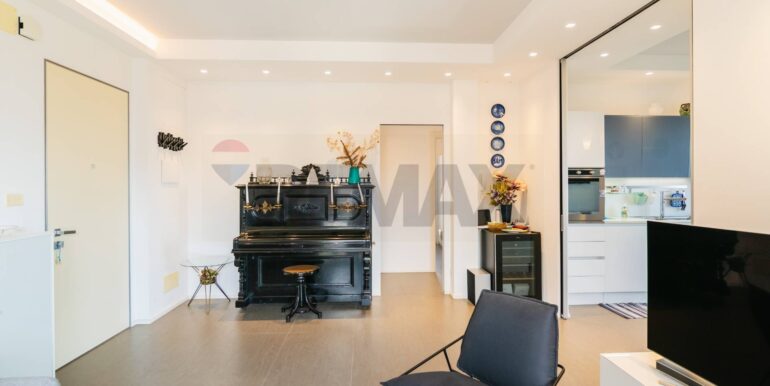 20251004135028-991694-33