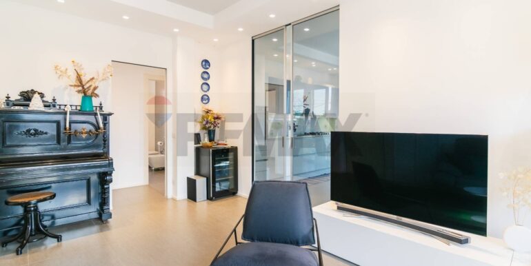 20251004135036-991694-36