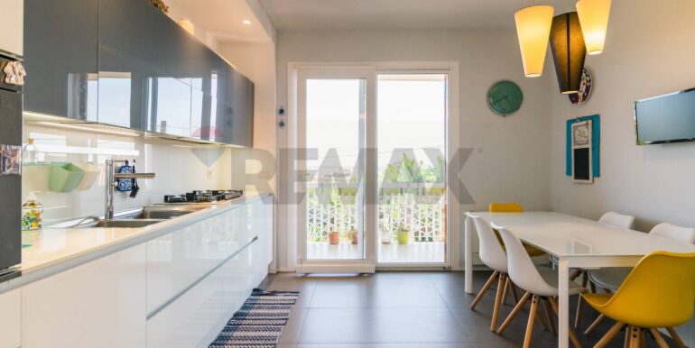 20251004135040-991694-38