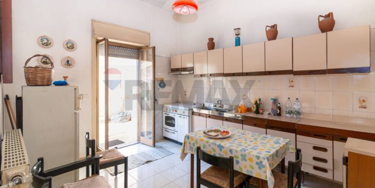 2025100493544-991622-22