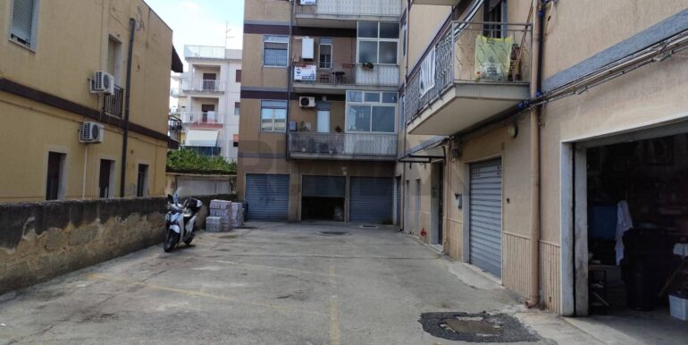 20251006120204-990743-14