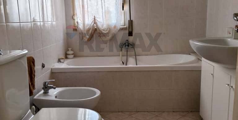 20251006142744-991885-11