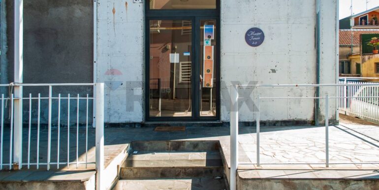 20251006173712-990780-1