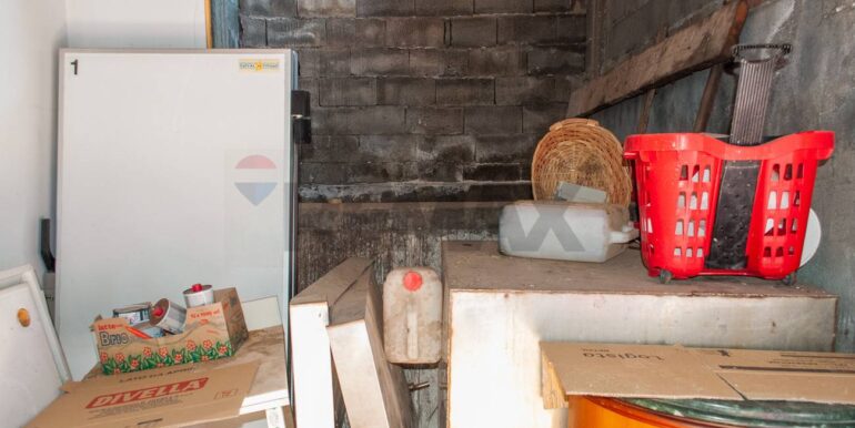 20251006173747-990780-11