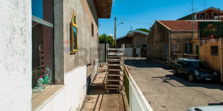 20251006173759-990780-14