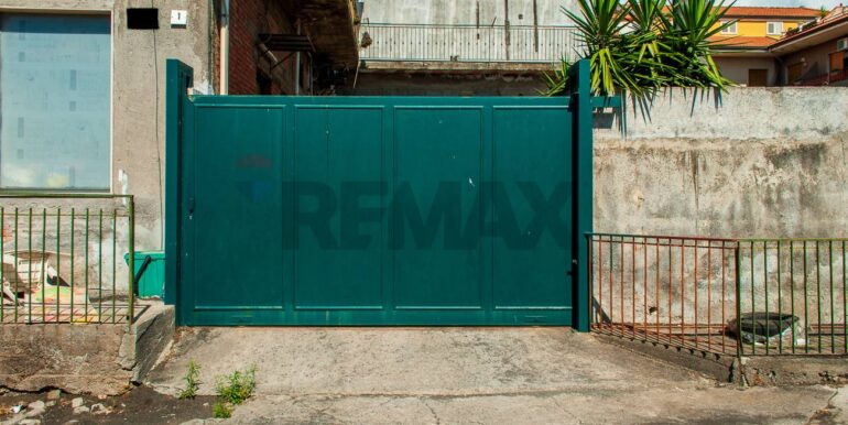 20251006173807-990780-16