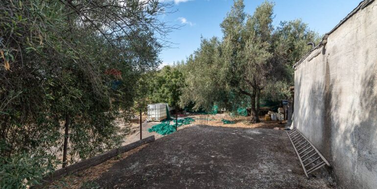 20251006185926-991987-8