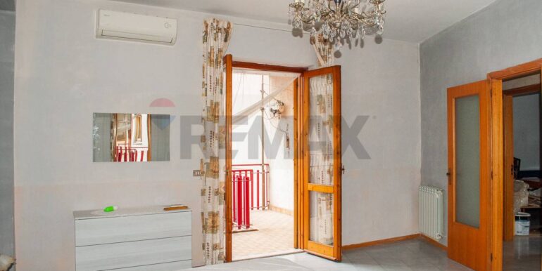 20251006190452-991983-18