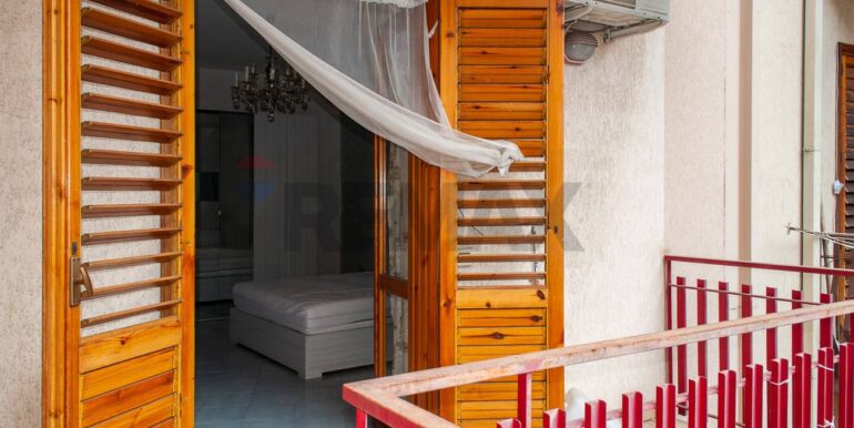 20251006190501-991983-21