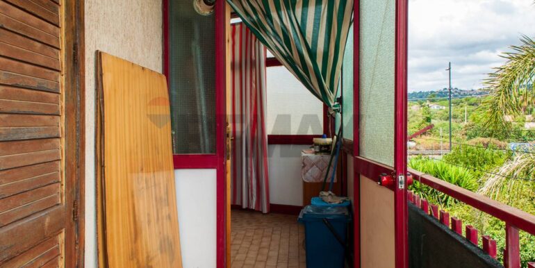 20251006190535-991983-31