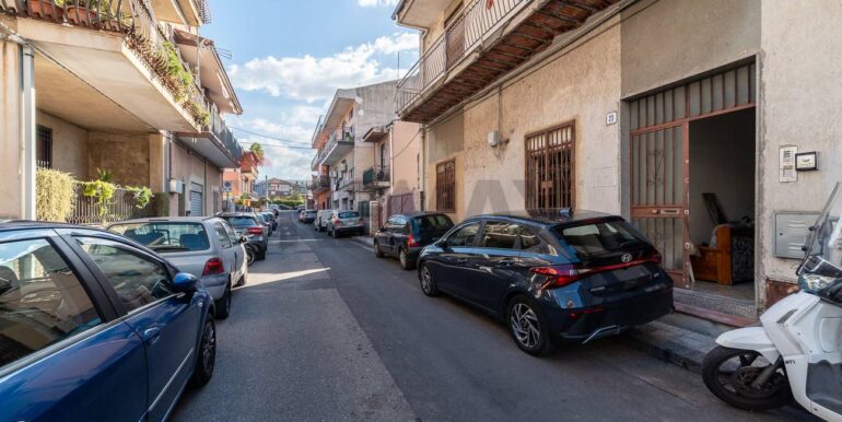 20251006201103-992000-1