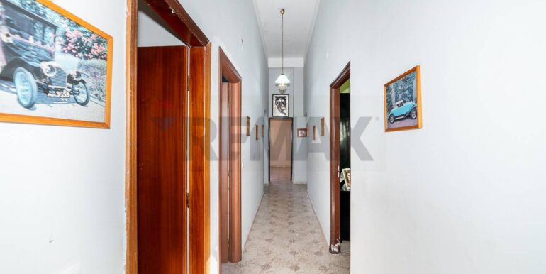 20251006201155-992000-18