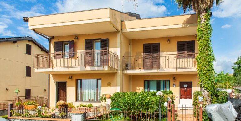 20251007111215-991160-3