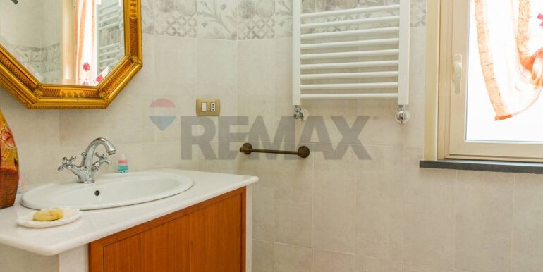 20251007111244-991160-11