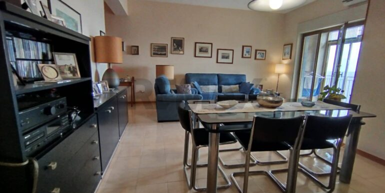 20251007121501-992078-37