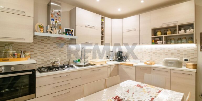 20251007121603-992077-7