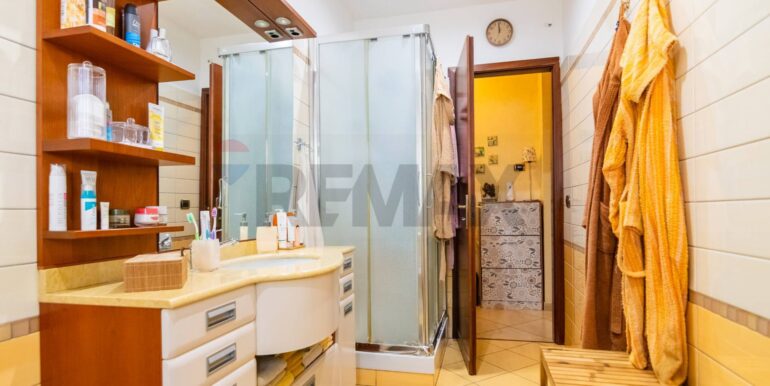 20251007121616-992077-11