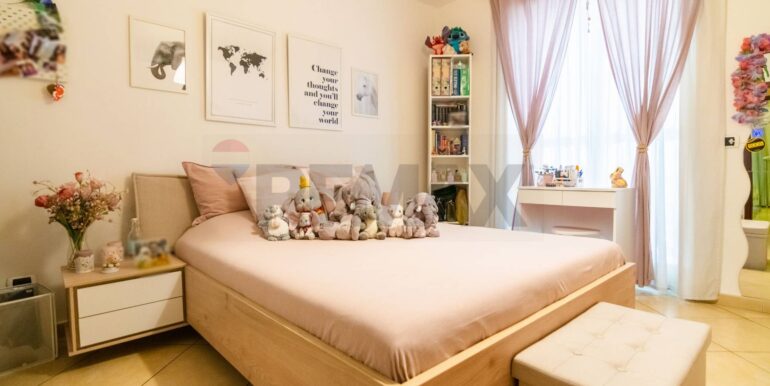 20251007121619-992077-12