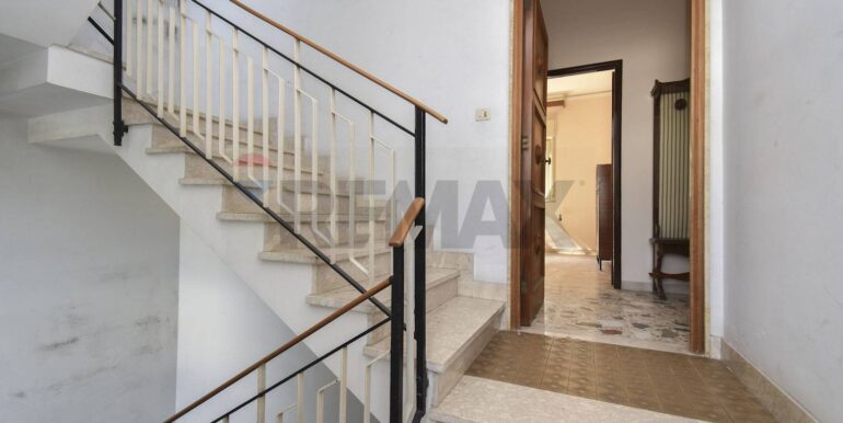 20251007162922-989405-8