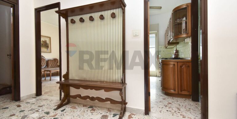 20251007162939-989405-18