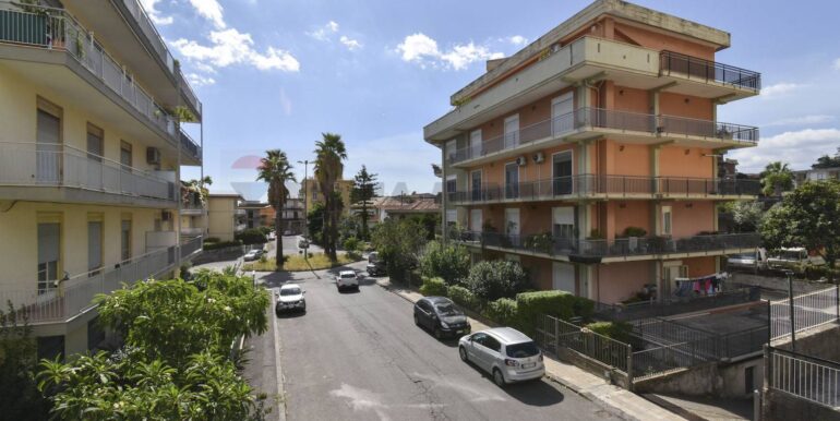 20251007163003-989405-32