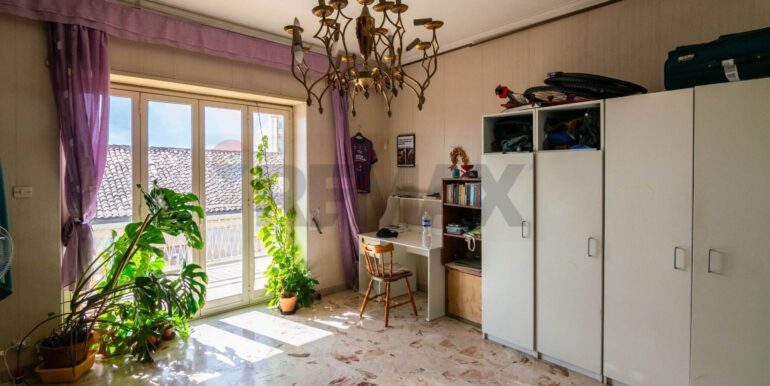 20251008162727-991855-29