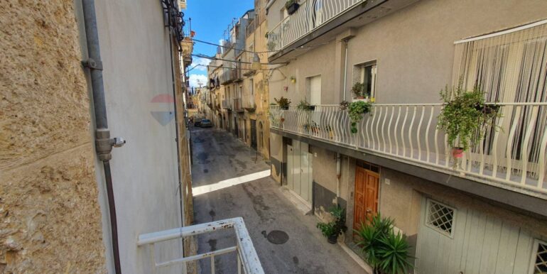 20251008180216-992565-5