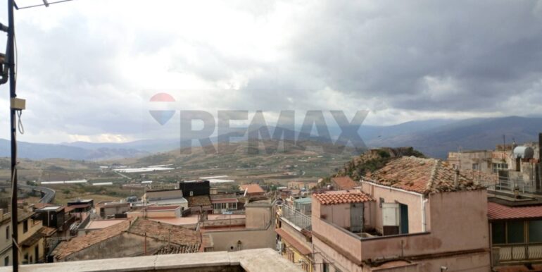 20251008182036-991591-13