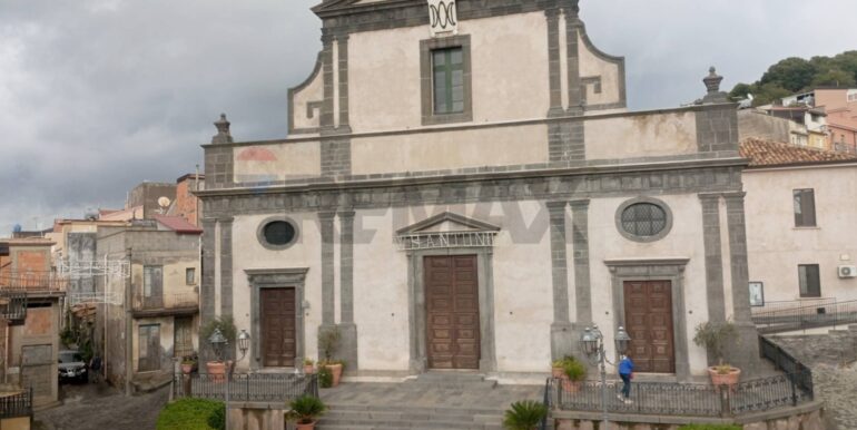 20251008182039-991591-14