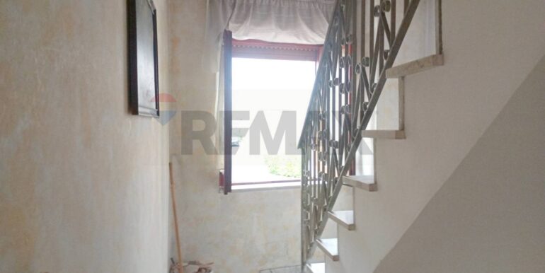 20251008183615-991591-18