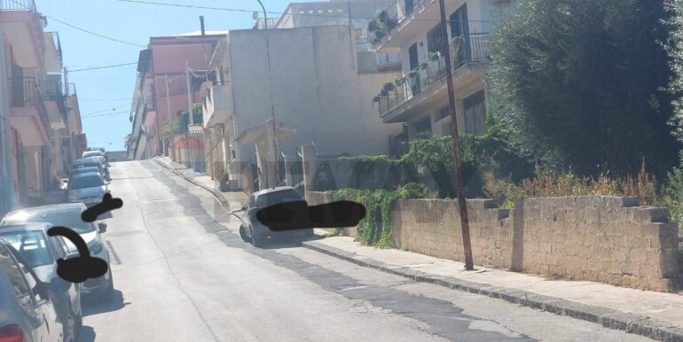 20251008185308-992501-7