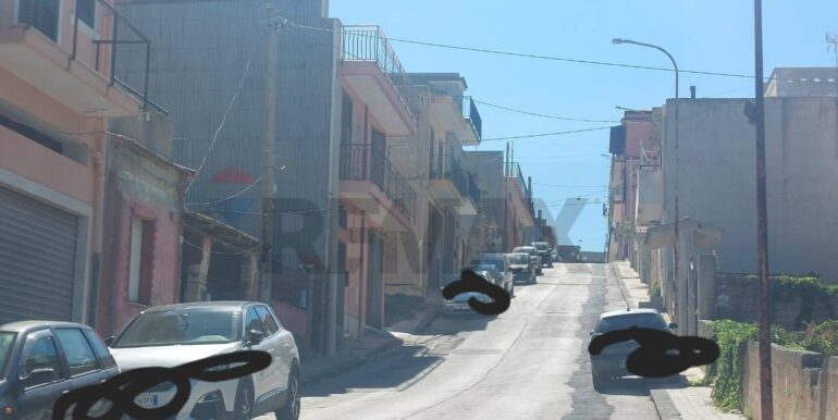 20251008185310-992501-8