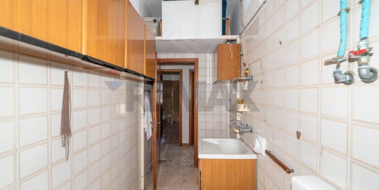 20251009122058-992671-18