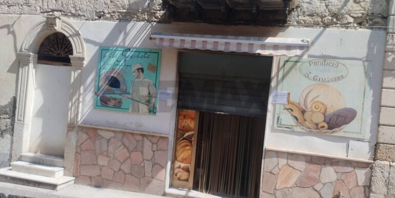 20251009160313-992741-4