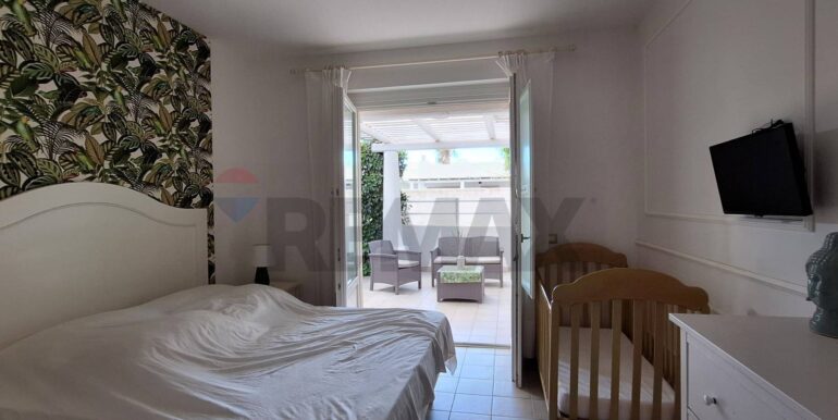 20251009182141-991849-12