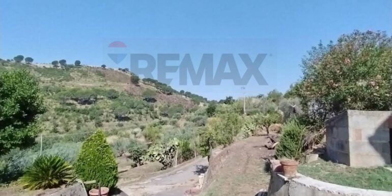 20251009220608-992822-1