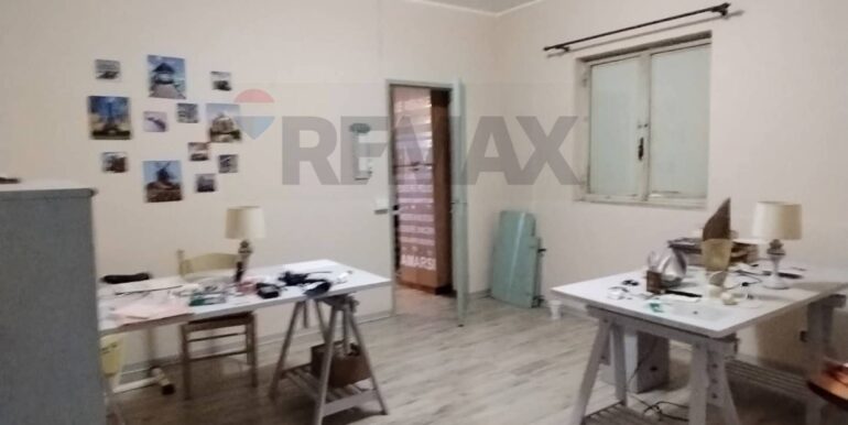 20251009220650-992822-17