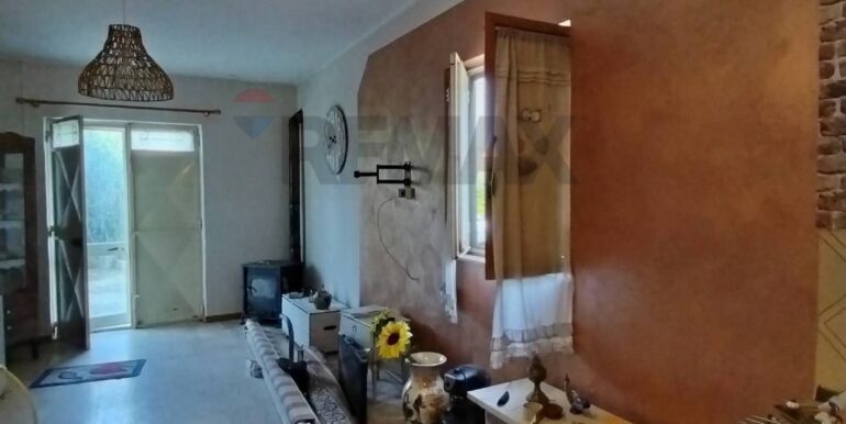 20251009220655-992822-19