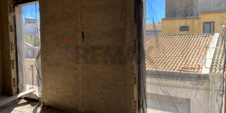 20251010102146-992841-12