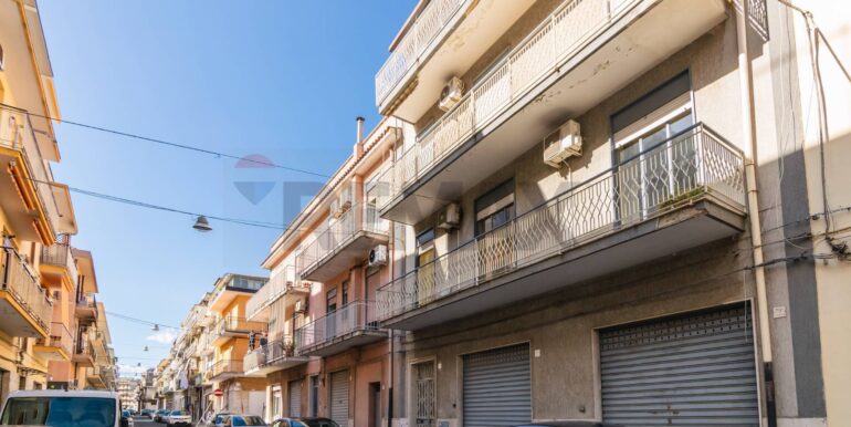 20251010140557-990902-1