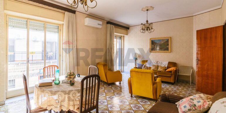 20251010140607-990902-4