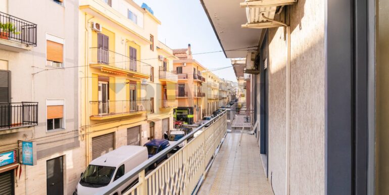 20251010140613-990902-6