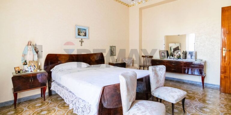 20251010140637-990902-14