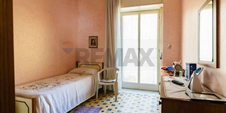 20251010140643-990902-16