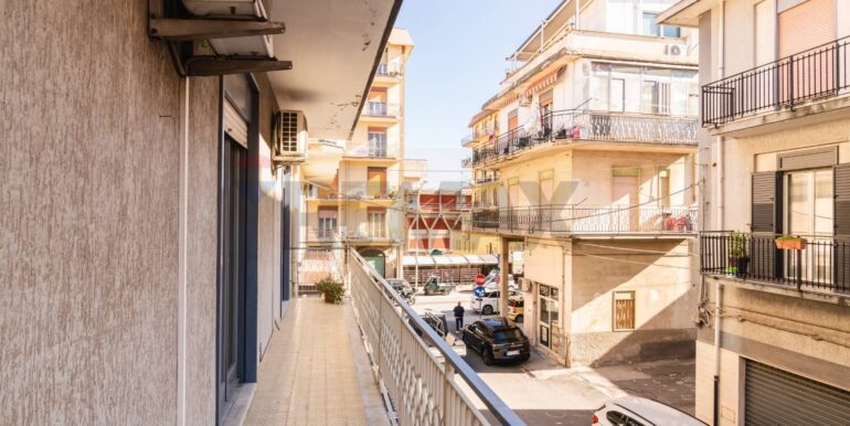 20251010140649-990902-18