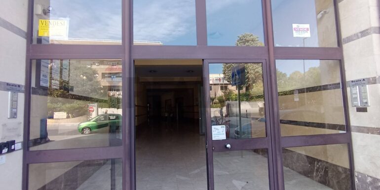 20251010174208-993018-9