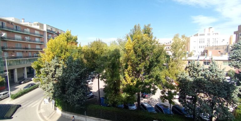 20251010174228-993018-17