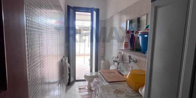 20251010192617-993053-21